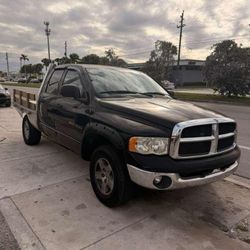 RAM 1500 5.7 V8  Año 2004 