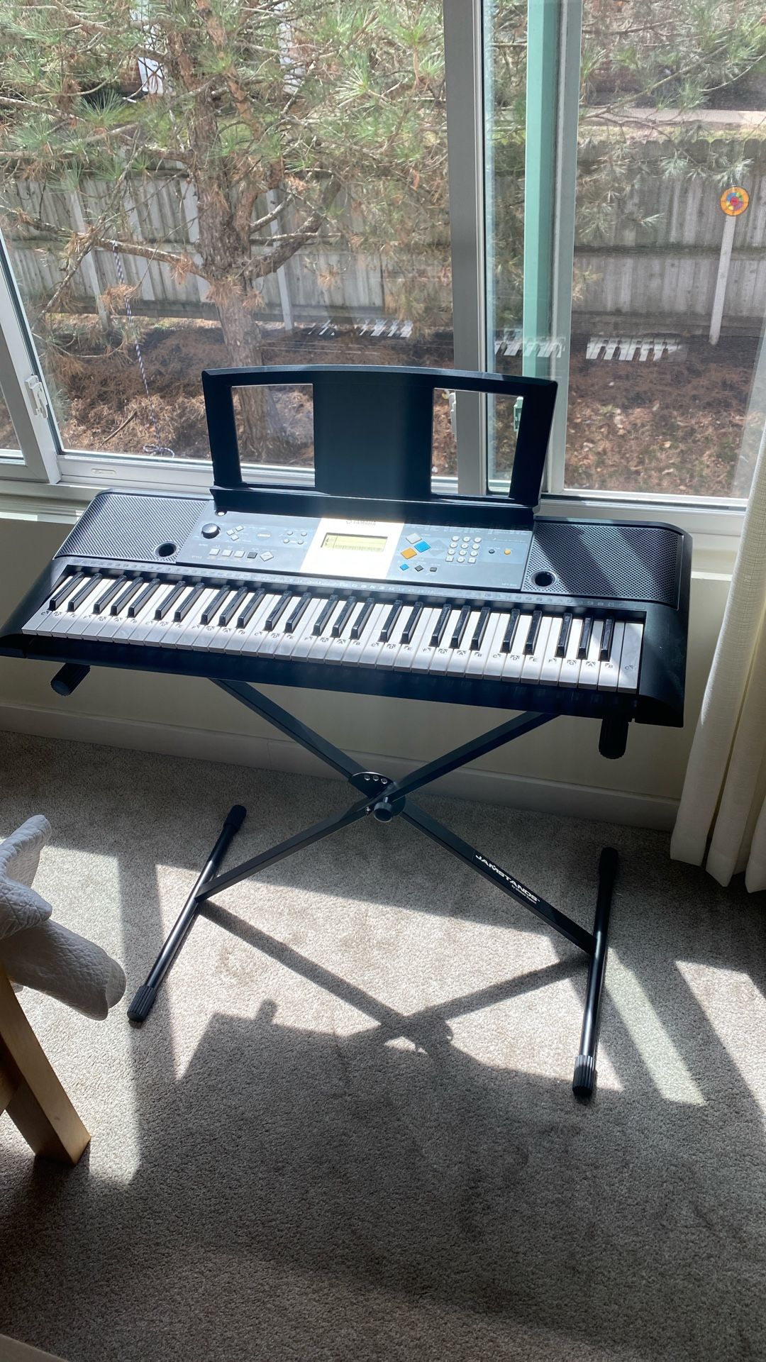 YAMAHA YPT-220 keyboard