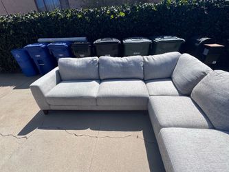 $400 Or best offer - Living spaces couch - oatmeal color