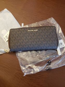 Michael Kors Continental Wallet