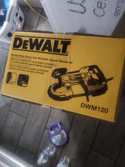 BRAND NEW DeWalt heavy dury Bandsaw