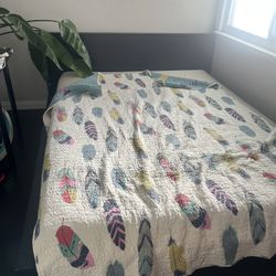 Queen Size Ikea Malm Bed (bed frame + Slats)