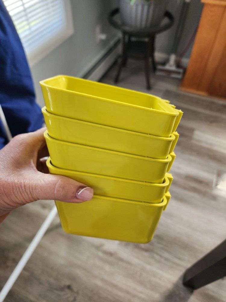 bird food bucket $2 each
