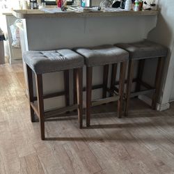 Set If 3 Bar Stools 