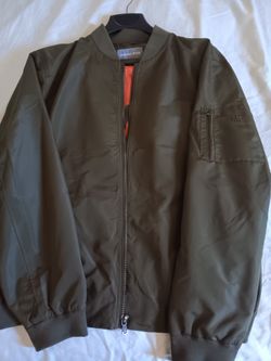 MENS SIZE: (XXL)        **MICHEAL KORS: LIGHT WEIGHT BOMBER JACKET ** BRAND NEW w/ TAGS: $$100 O.B.O