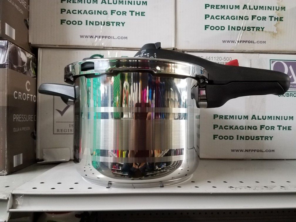 Crofton stainless steel pressure cooker