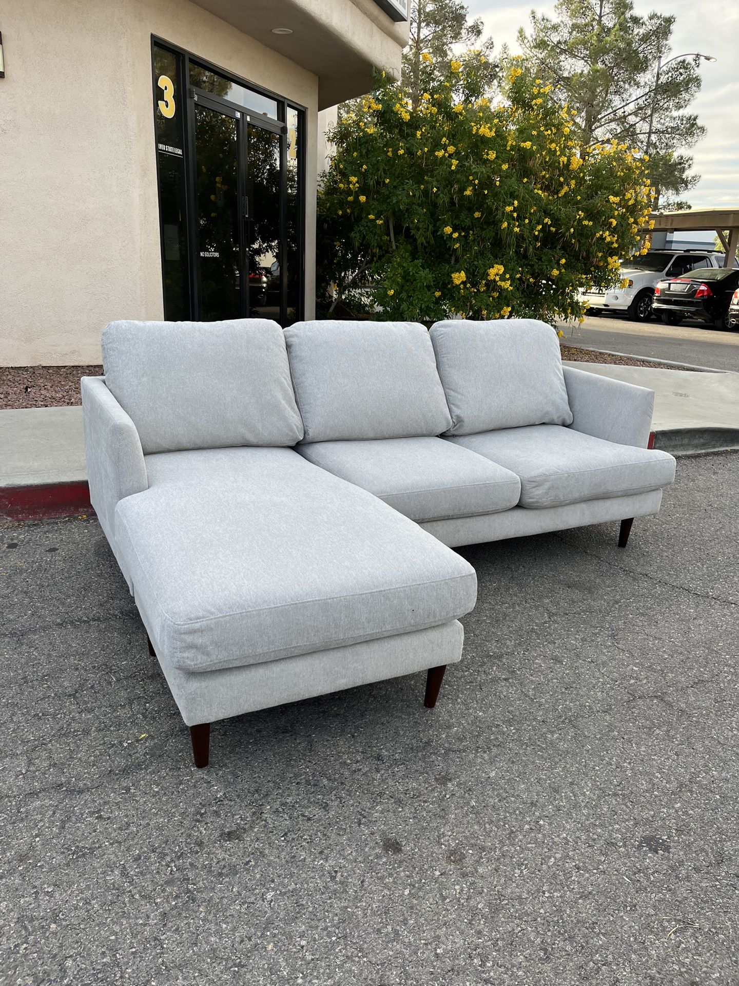 β¨ Gray 2-Piece Mid-Century Style Sectional ($10 Delivery )