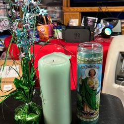 One Holder One Candle Two 