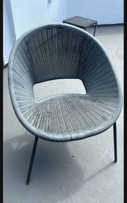 Beautiful Contemporary Solid Patio Seat - Like New