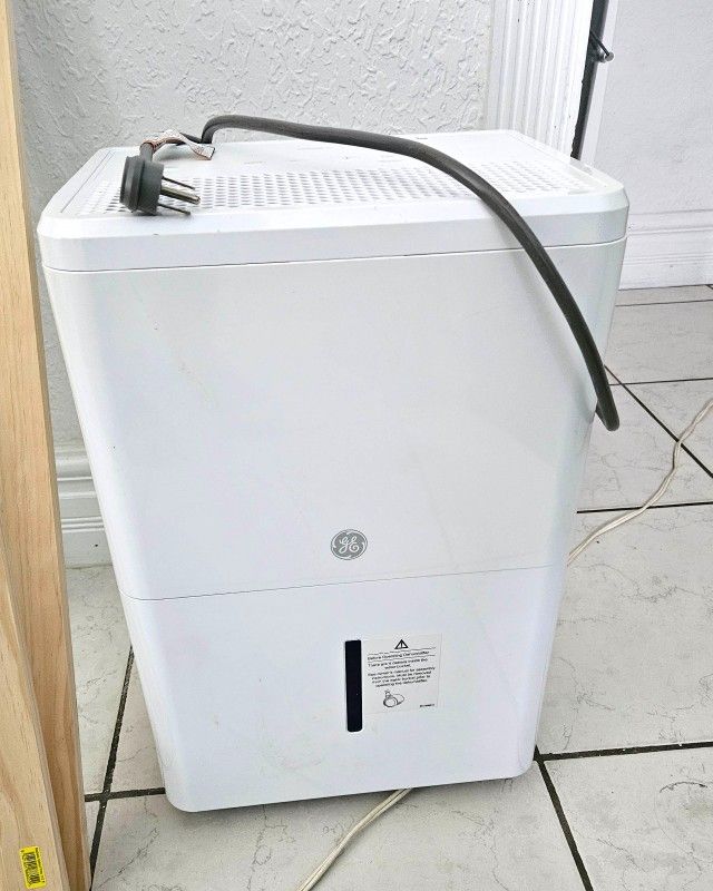 GE Dehumidifier ADHL22LA – Excellent Condition!
