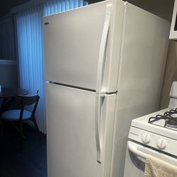 Whirlpool - 14.3 Cu. Ft. Top-Freezer Refrigerator - White
