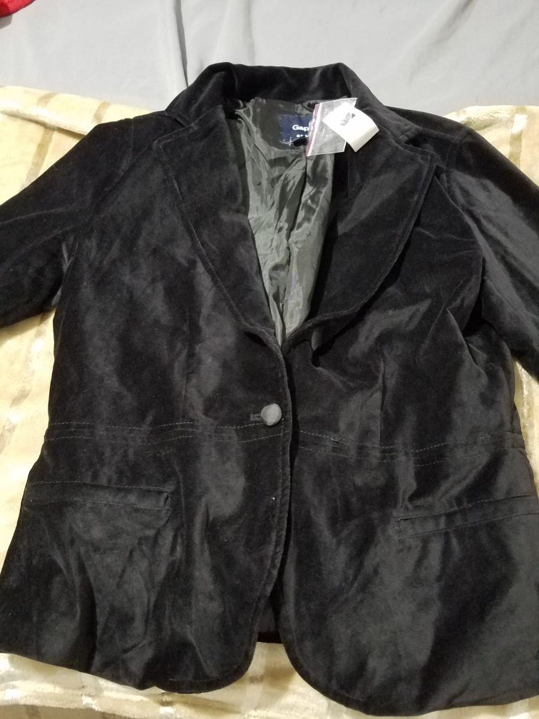 New!Black and Elegant Womans Blazer.
