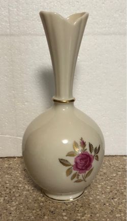 Lenox Ivory Porcelain 8” Tall Vase