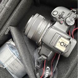 Canon new r100 camera for sale