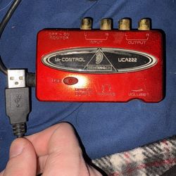 BEHRINGER U-CONTROL UCA222