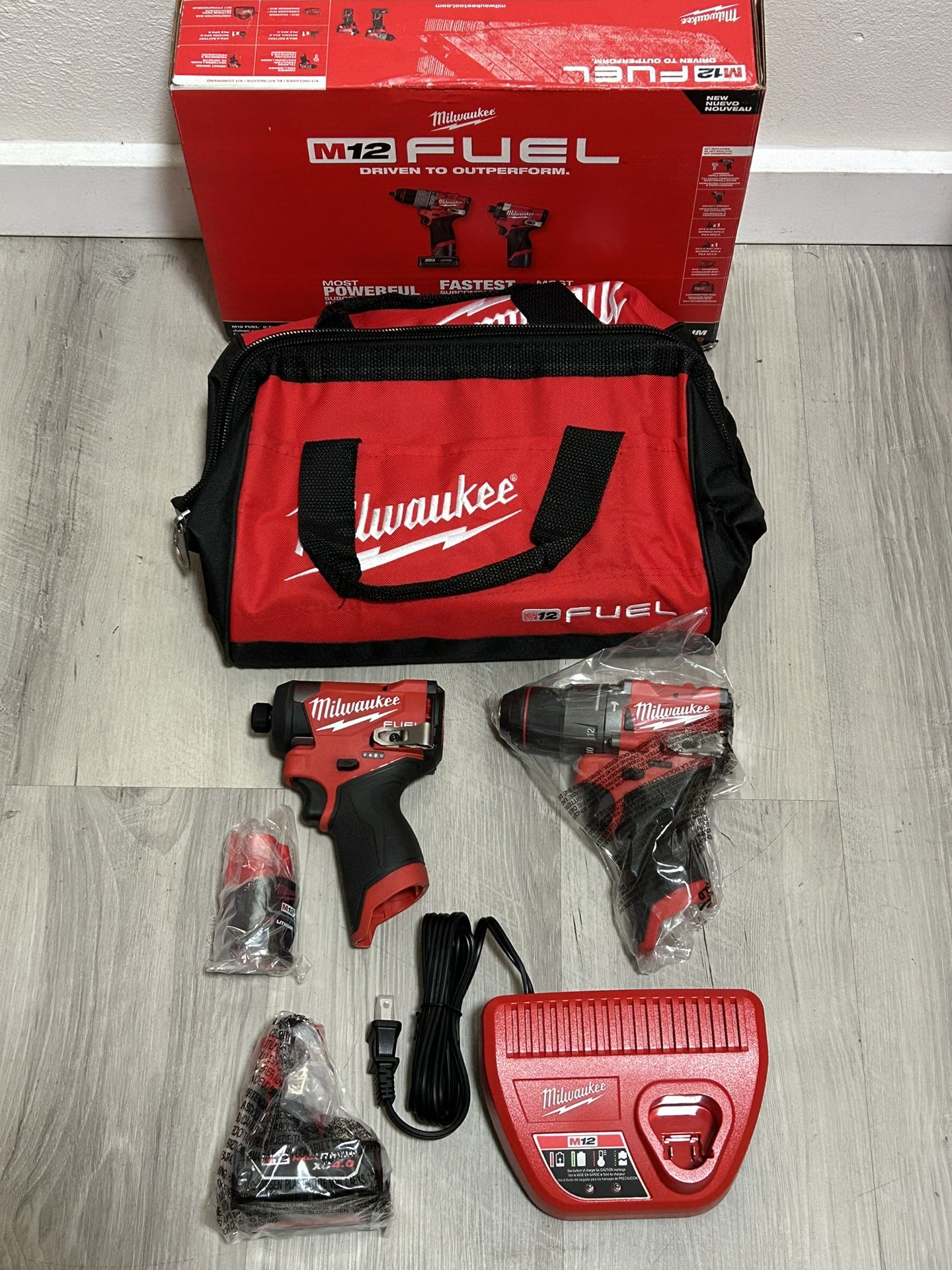 Milwaukee M12 FUEL 12V Brushless Cordless Hammer Drill & Impact Driver Combo Kit w/2 Batteries and Bag (2-Tool)