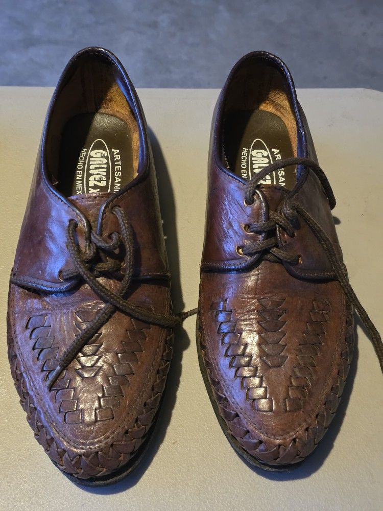 Mens Brown Leather Shoes. Size 9.5