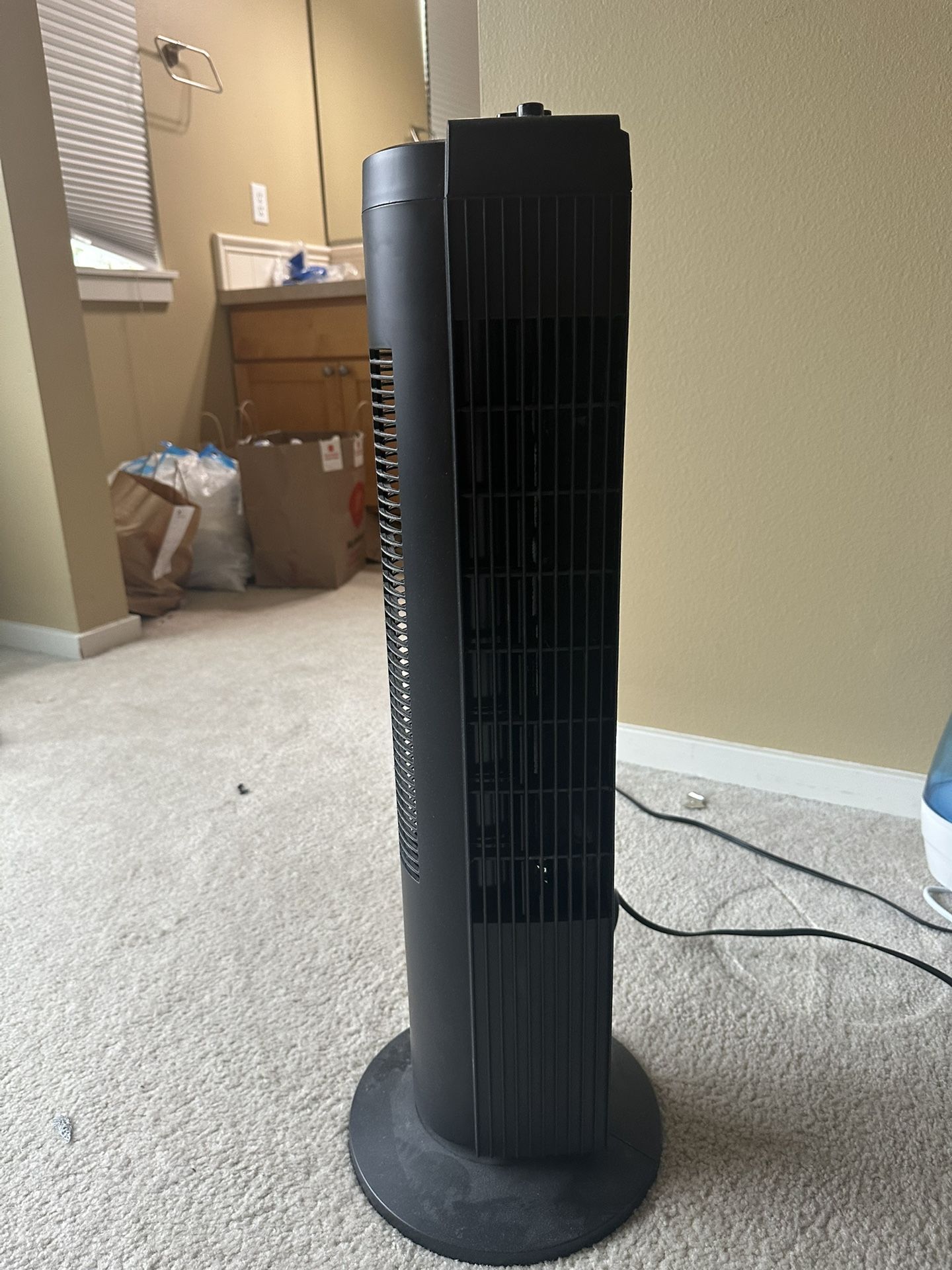 Mainstay 29’’ Manual Tower Oscillating fan