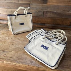 Canvas Tote Bag with Rope Handles Featuring the Text "FOX" on the Front