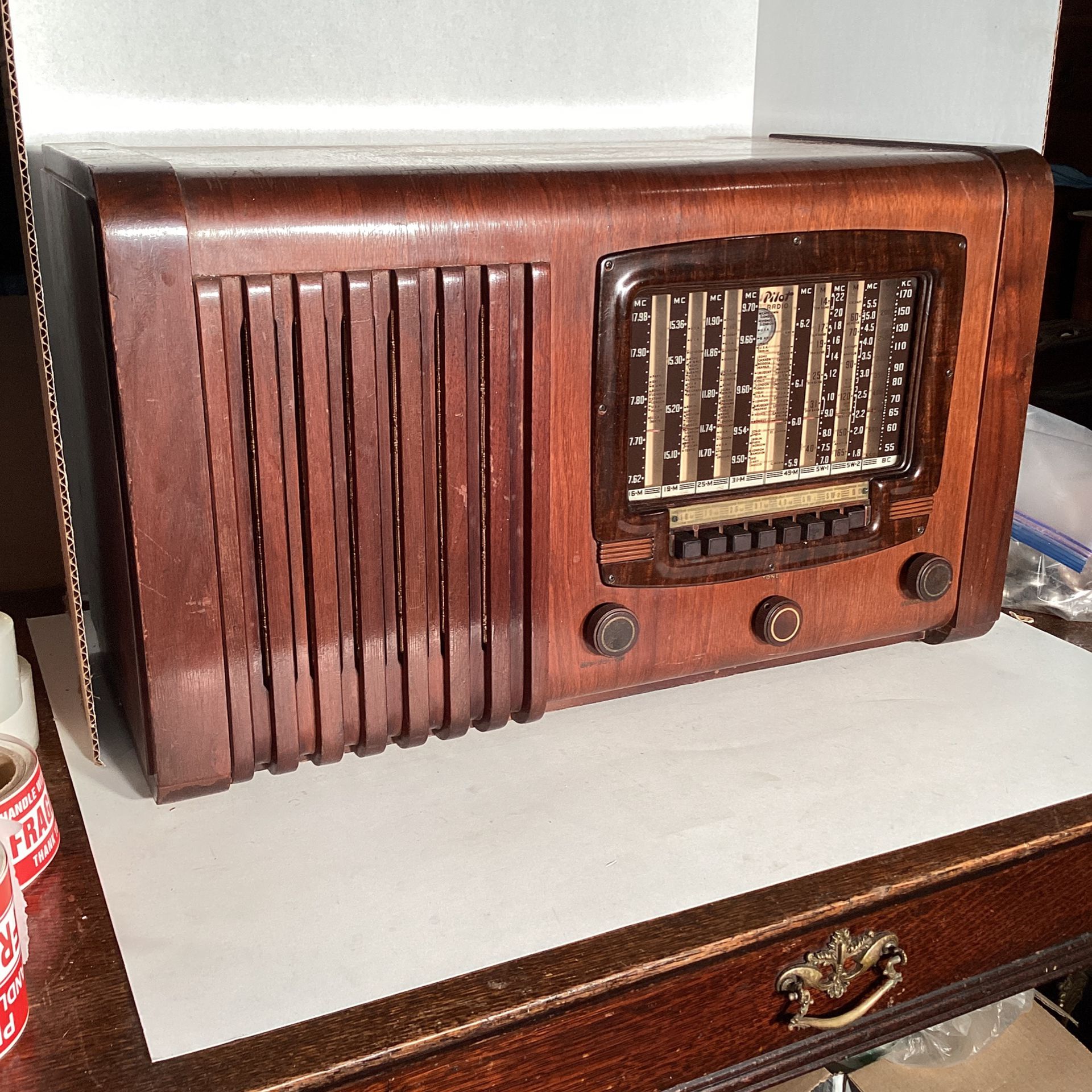 Vintage 1941 Pilot Tube Radio