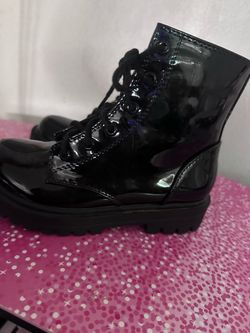 Girls boots size 1