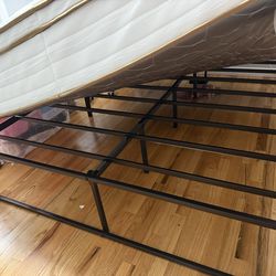 Queen  platform Frame