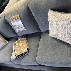 Beautiful Sleeper Sofa ✨ Easy Financing Options 💚 Free Delivery 🚚 