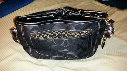 NICE COACH PURSE!!!!.