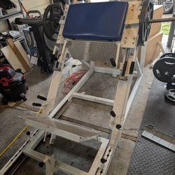 Hack squat machine