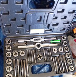 Pittsburgh Carbon Steel Tap and Die Set