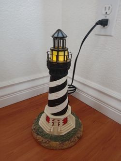 Vintage Cape Hatters lighthouse night light