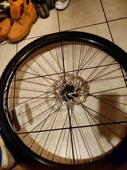 Schwinn xl 29 front disc break wheel and tire