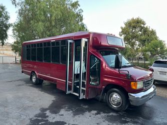 2005 Ford E-450