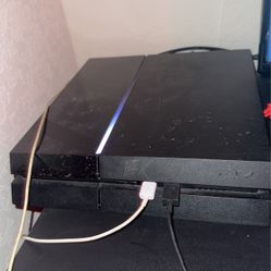 PS4 With 800gb With Controller And Wires 