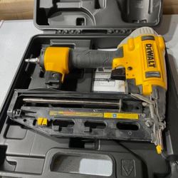 DeWALT 2-1/2" x 16 Gauge Pneumatic Finish Nailer Precision Point