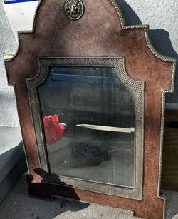 Lion Mirror 