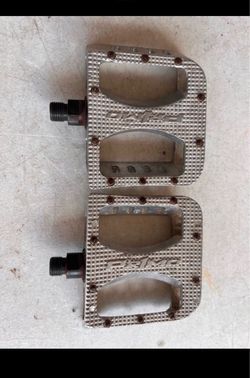 PR1mo pedals 9/16 old school