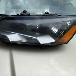 2013 Volkswagen Passat Left Headlight 