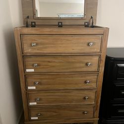 Gavetero con Espejo- Dresser with Mirror