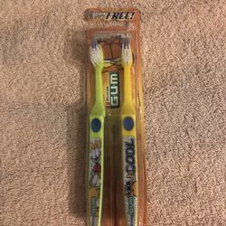 Vintage 1980’s Butler Gum Garfield & Odie Kids Toothbrushes Soft #218 NIP