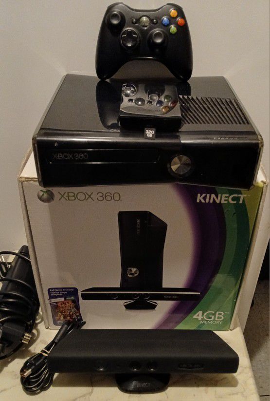 Xbox 360 Kinect 320gb + 22 Games