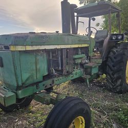 John Deere 4555