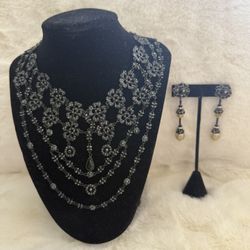 Vintage Magnificent Charcoal Draping Choker With Earrings