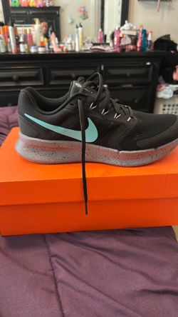 Women’s Nike run swift