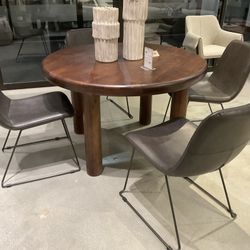 Soma Acacia Wood Round Dining Table In Red Brown 4 chairs