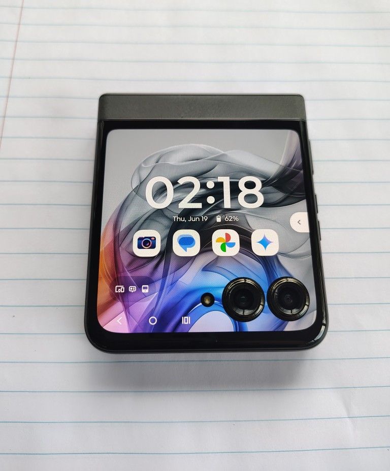 Motorola Razr 2024
