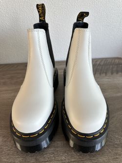 Dr. Martens 2976 Platform Chelsea Boot