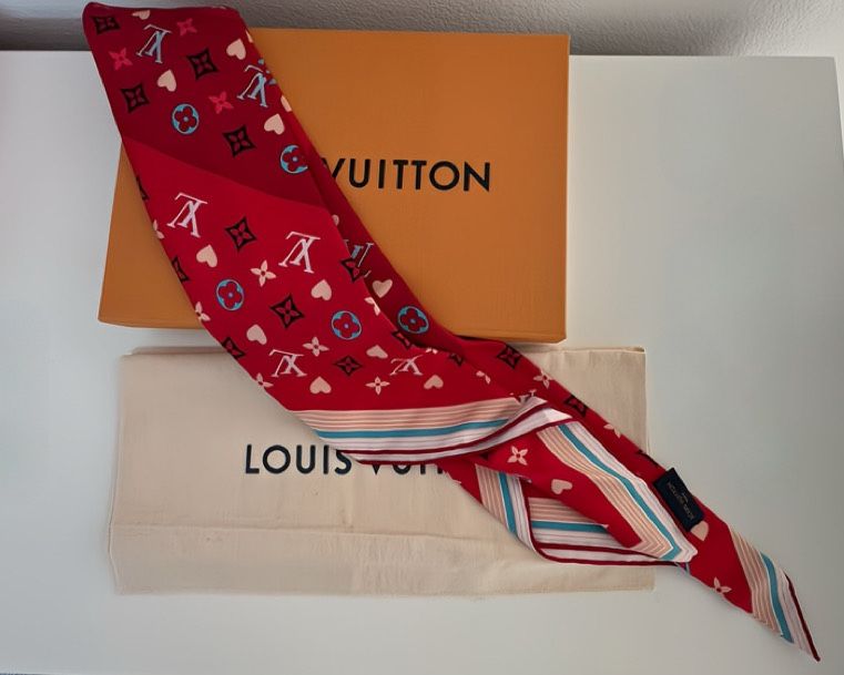 Louis Vuitton Scarf 100 % Silk Made In Italy
