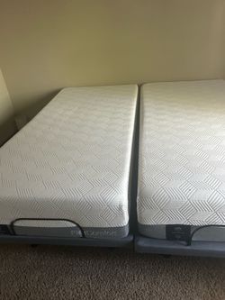Split King Adjustable Bed with Cooling Gel Mattress and light underneath with phone charging stations