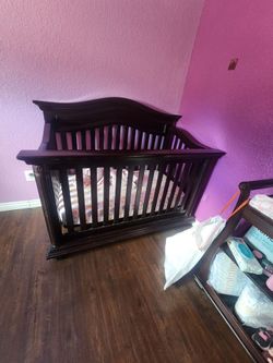 crib with changing table